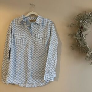 Women’s Wrangler Light Blue Pearl Snap Shirt